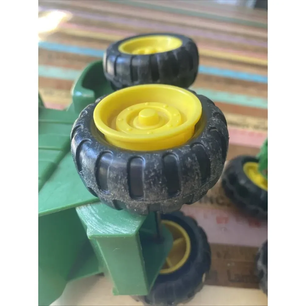 JOHN DEERE KIDS BIG SCOOP DUMP TRUCK TOY PLASTIC 6